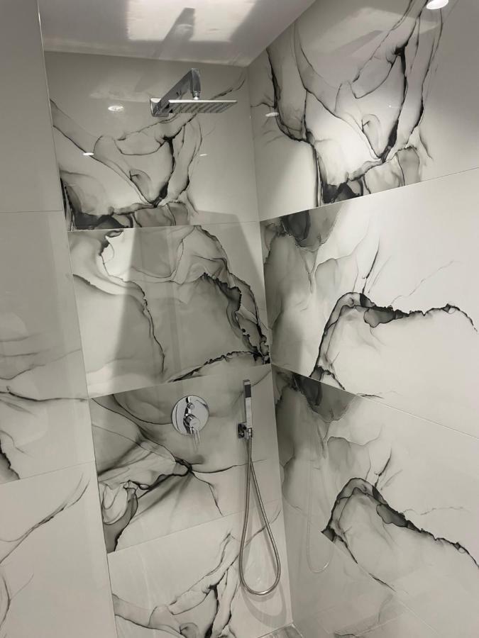 סרנדה Dani'S Apartments מראה חיצוני תמונה